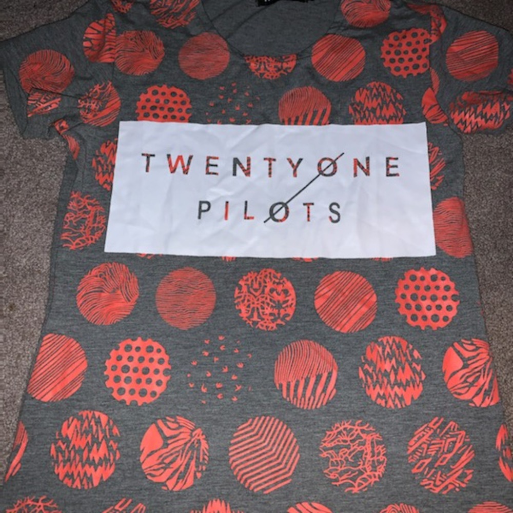 Twenty One Pilots T-shirt// size small